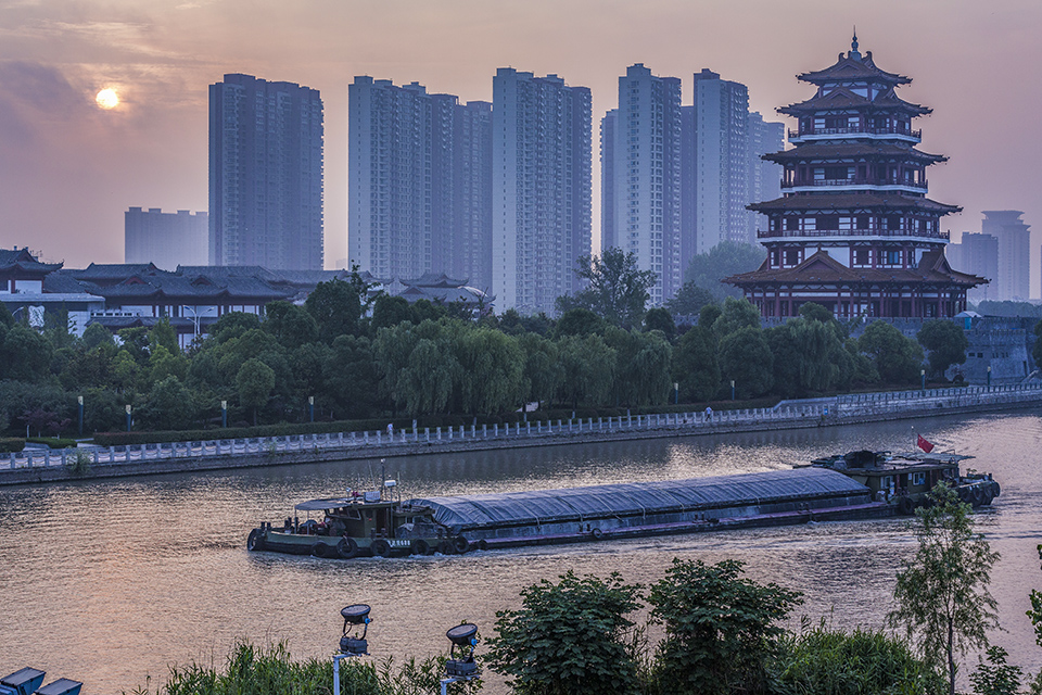 拍摄地点 江苏省宿迁市泗阳县古运河风光带 拍摄时间 2018-06-16