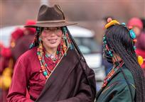 开心的藏族妇女