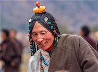 微笑的藏族妇女
