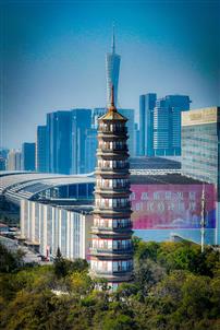 古今同框：塔尖与云端的城