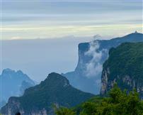 远山长&nbsp;云山乱&nbsp;晓山青