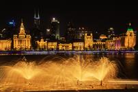 《东风夜放花千树》