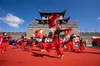 红枫秋韵迎国庆