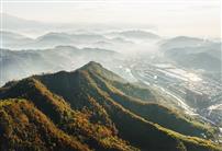 《烟岚染秋城》