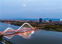 《月上龙城虹影醉》