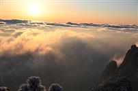 黄山“风吹雪”奇观