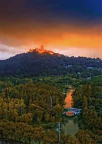 狼山暮色映禅光