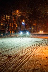 风雪不问赶路人