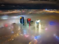 云巅筑城，光绘天际