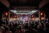 戏里春秋，台下人间