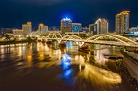 闽江玉带映榕城