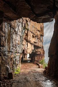 上腊江挂壁公路