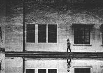 墙沿的镜像，人生的岔路