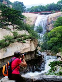 飞流直下三千尺
