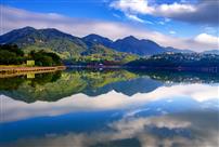 《青山碧水共云天》