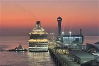 魔都号晨靠邮轮港