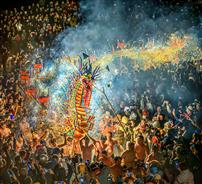 万众瞩目烧火龙