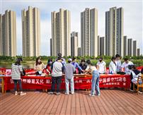 庆祝国庆&nbsp;志愿者在行动