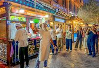 吸引眼球的刨冰哥