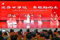 《银龄展舞姿》