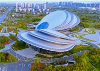 晨曦中的启东大剧院