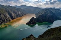 《黄河由此入人间》