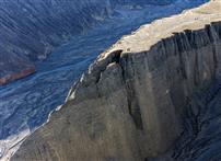 《峭壁悬崖之颠》