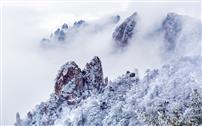 《雪后黄山》