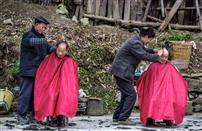 《看老夫手段》